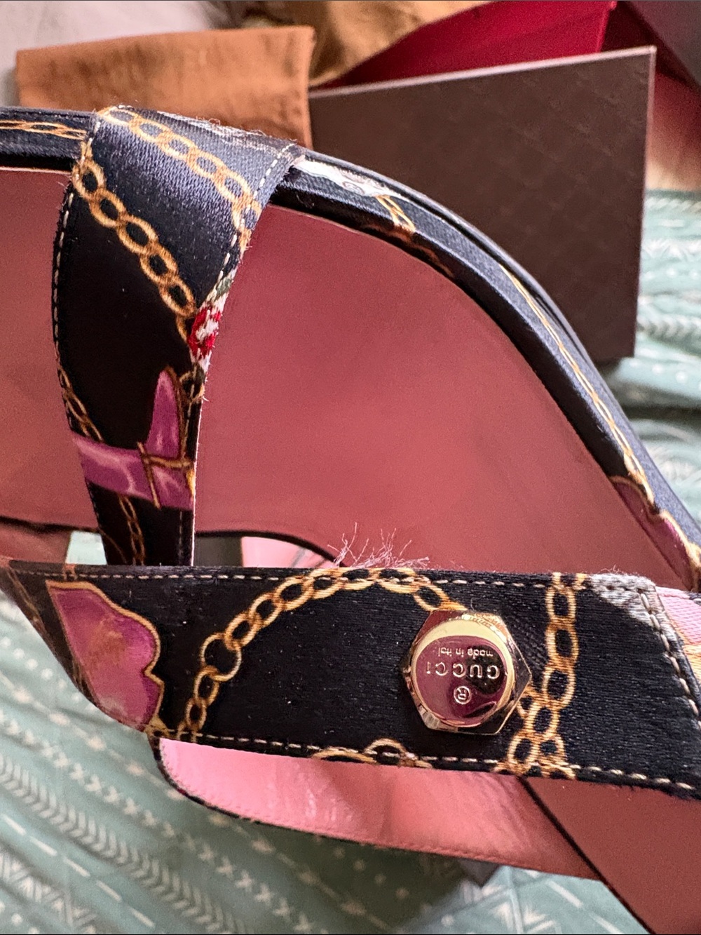 Gorgeous Gucci Black Chain-Print Mules with Pink Footbed size 10.5 Sexy & Chic - Picture 5 of 11